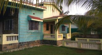 Bungalow In Kihim Alibag