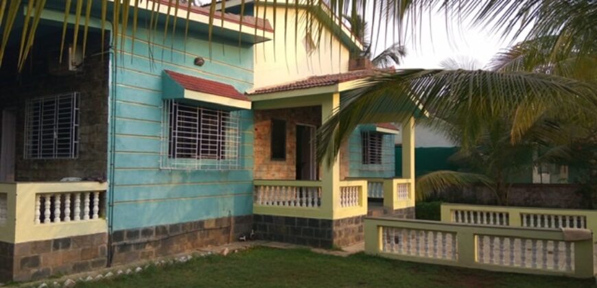 Bungalow In Kihim Alibag
