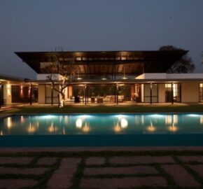 Luxury Villa In Alibaug