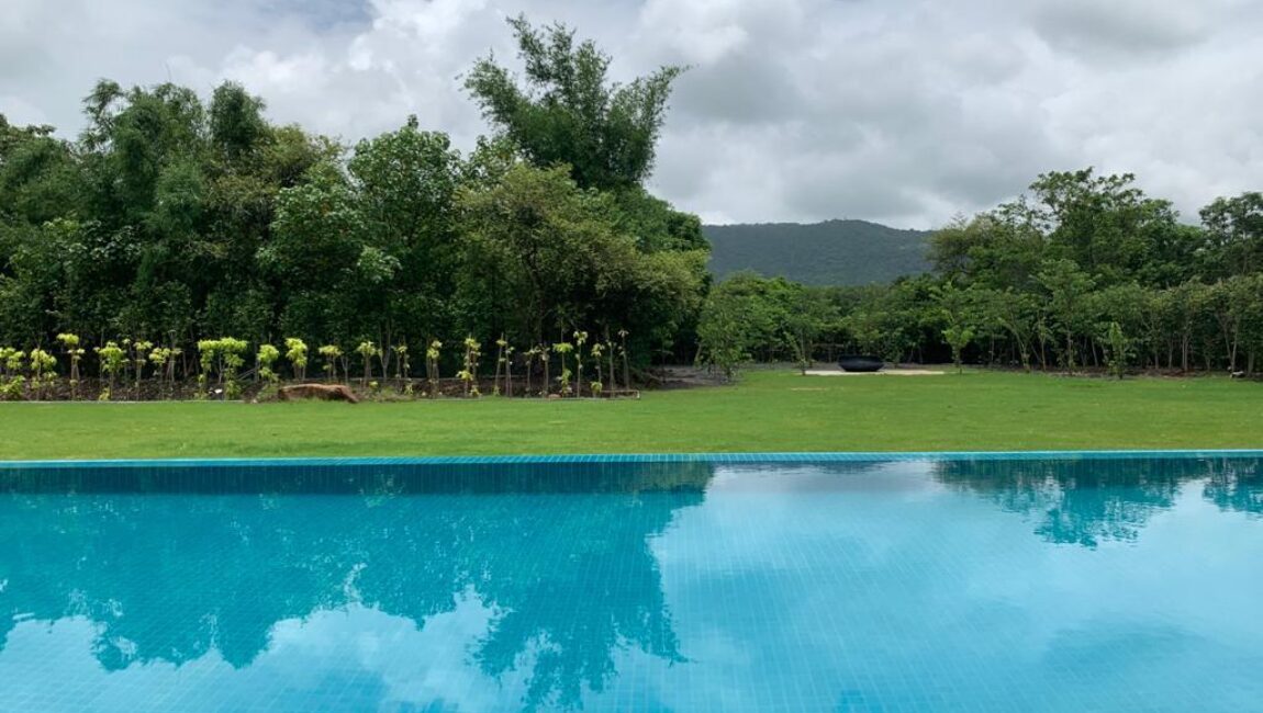 Beautiful Mountain View Villa In Alibaug