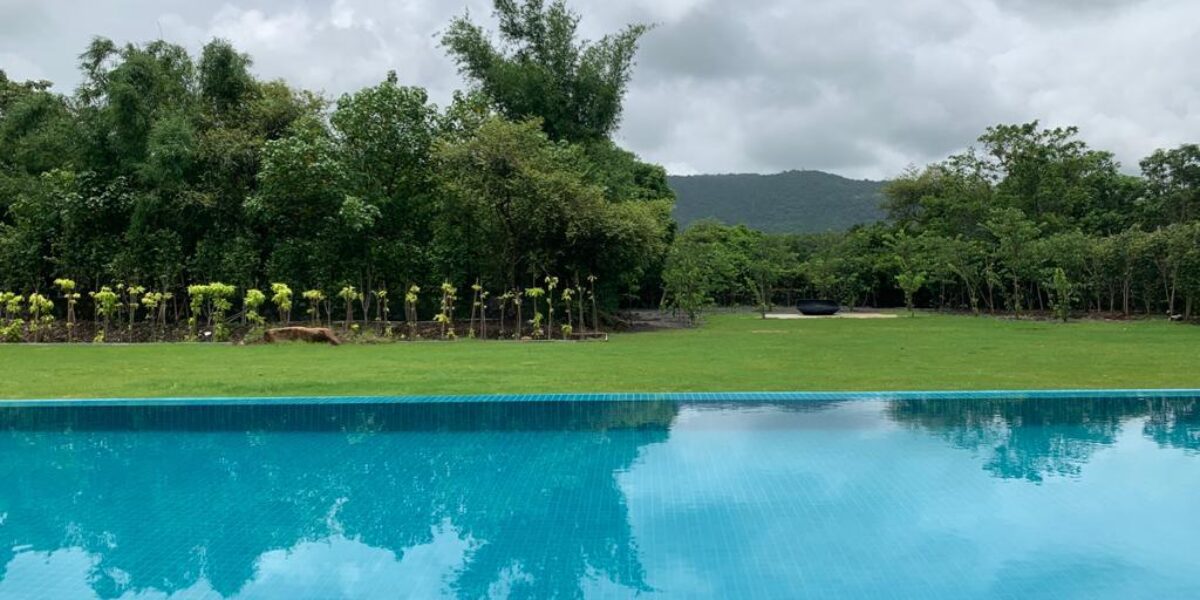 Beautiful Mountain View Villa In Alibaug