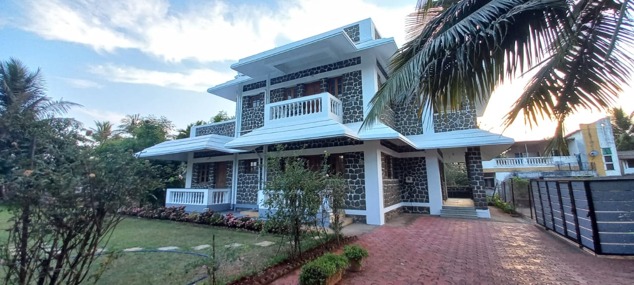 Bungalow In Kihim Alibaug