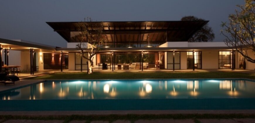 Luxury Villa In Alibaug